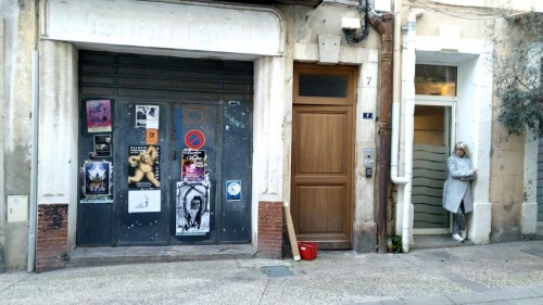 une espèce d'emprisonnement 2 