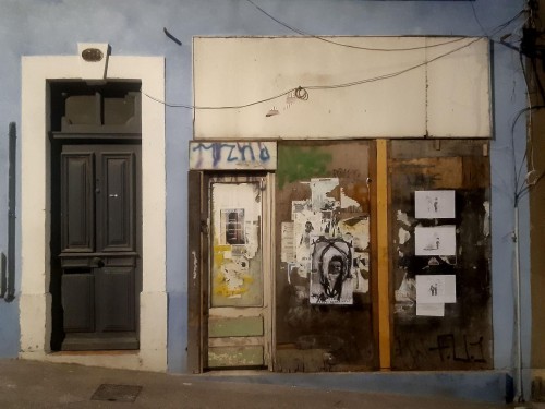 une espèce d'emprisonnement 3 